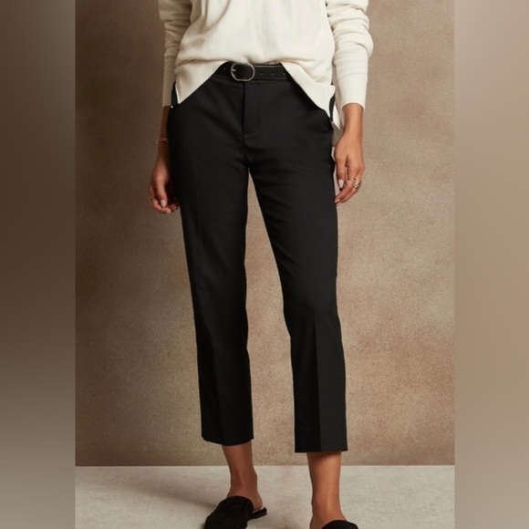 Banana Republic Pants - NWT! Banana Republic Black Avery Straight Pants 794221 🖥️8️⃣